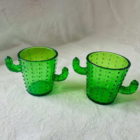 2 Green Cactus Shot Glasses Plastic Cups Southwest Western Barware Fiesta Decor - Picture 1 of 5